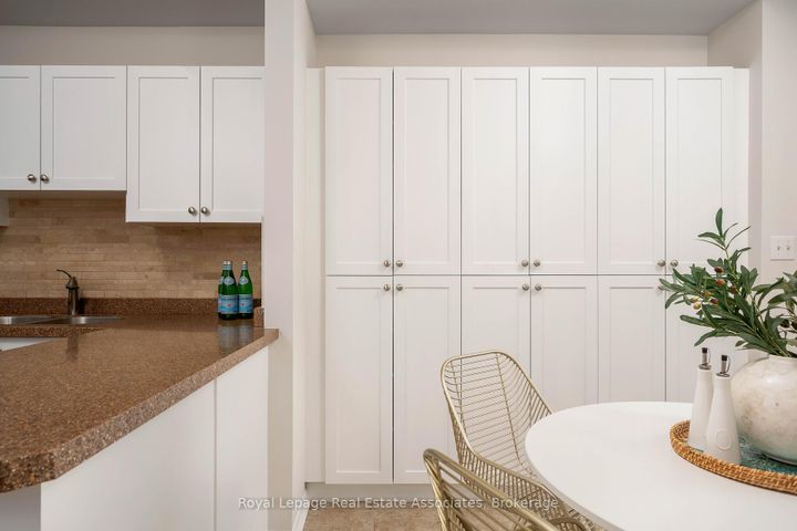 Photo 11 at 32 - 1130 Cawthra Road, Mineola, Mississauga