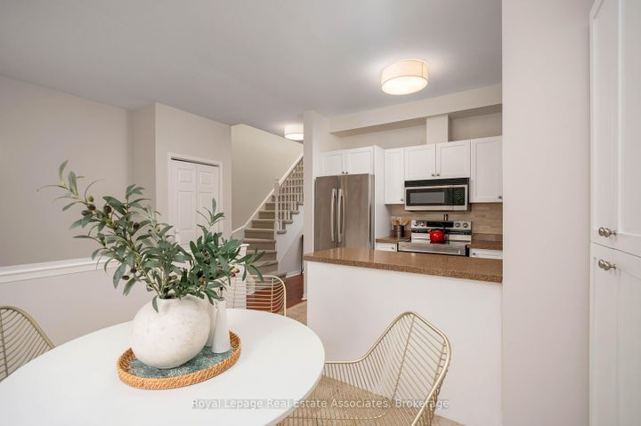 Photo 13 at 32 - 1130 Cawthra Road, Mineola, Mississauga
