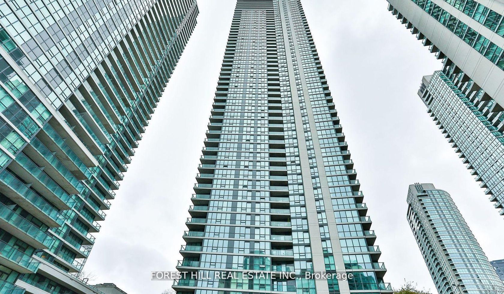 2605 - 18 Harbour Street, Waterfront Communities C1, Toronto photo number 2 2605 - 18 Harbour Street, Waterfront Communities C1, Toronto photo number 2