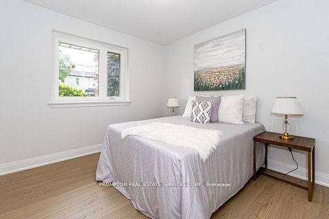 Photo 16 at 318 Paliser Crescent S, Harding, Richmond Hill