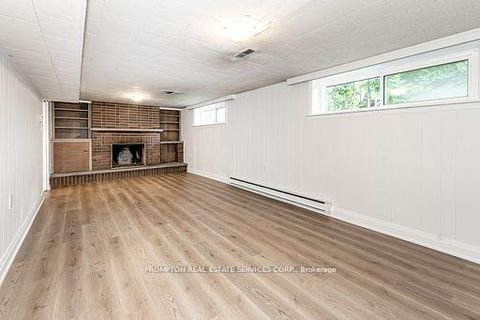 Photo 21 at 318 Paliser Crescent S, Harding, Richmond Hill