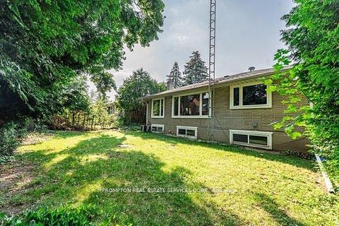 Photo 23 at 318 Paliser Crescent S, Harding, Richmond Hill
