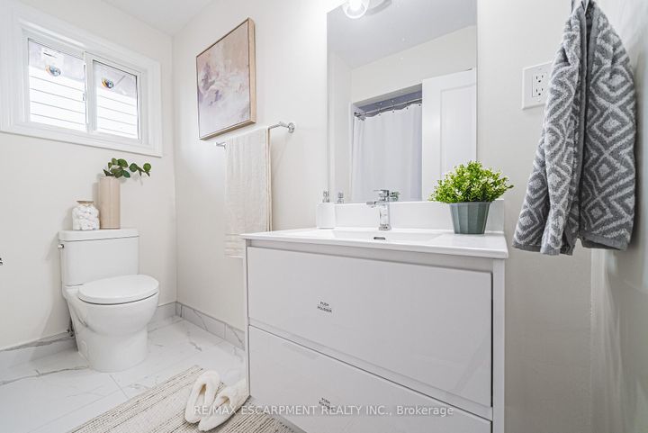 Photo 20 at 131 Welbourn Drive, Balfour, Hamilton