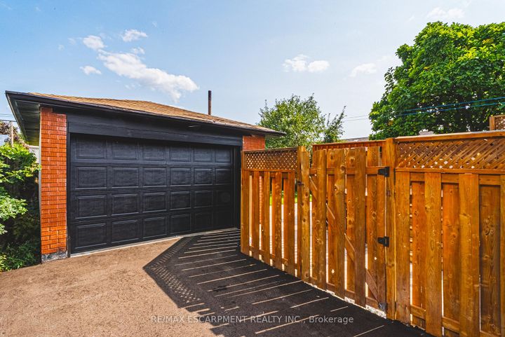 Photo 37 at 131 Welbourn Drive, Balfour, Hamilton