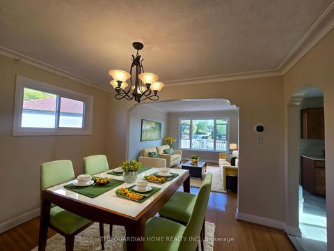 Photo 2 at 15 Princemere Crescent, Maryvale, Toronto