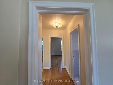 Photo 4 at 15 Princemere Crescent, Maryvale, Toronto