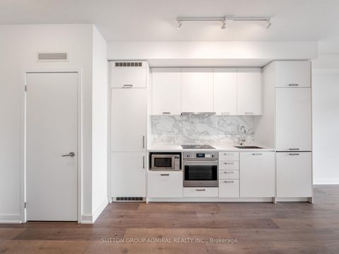 Photo 7 at 1607 - 10 Honeycrisp Crescent, Vaughan Corporate Centre, Vaughan