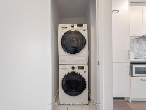 Photo 14 at 1607 - 10 Honeycrisp Crescent, Vaughan Corporate Centre, Vaughan
