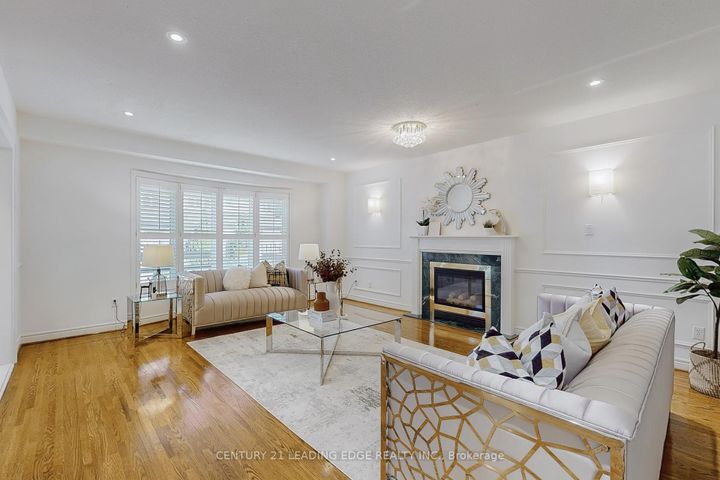 Photo 6 at 10 MACRILL Road, Cachet, Markham