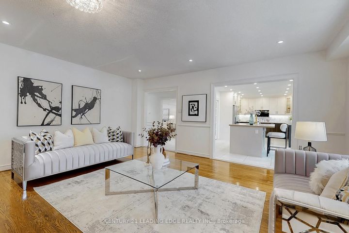 Photo 8 at 10 MACRILL Road, Cachet, Markham