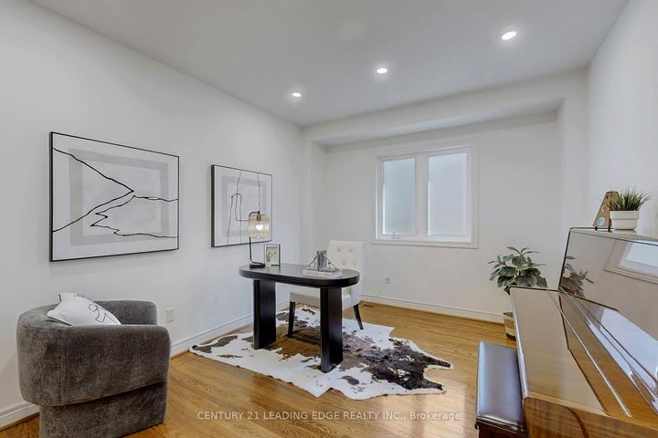Photo 17 at 10 MACRILL Road, Cachet, Markham