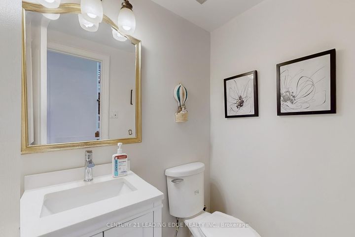 Photo 18 at 10 MACRILL Road, Cachet, Markham
