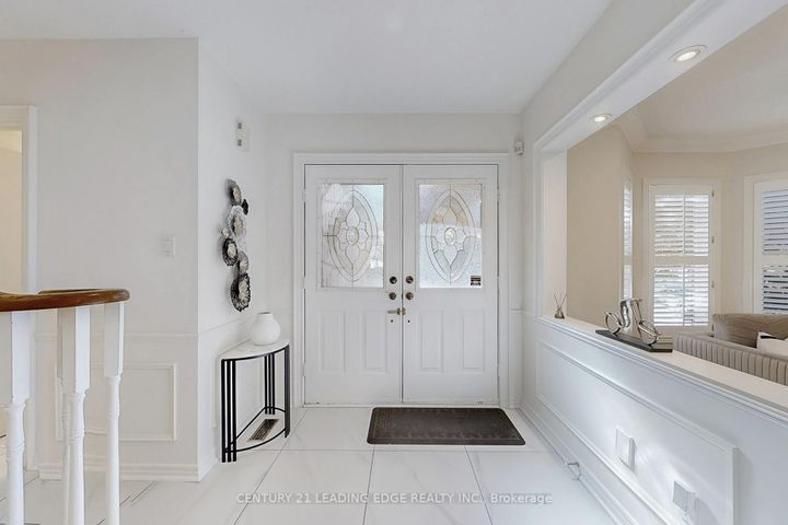 Photo 20 at 10 MACRILL Road, Cachet, Markham