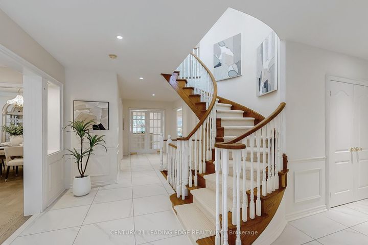 Photo 21 at 10 MACRILL Road, Cachet, Markham