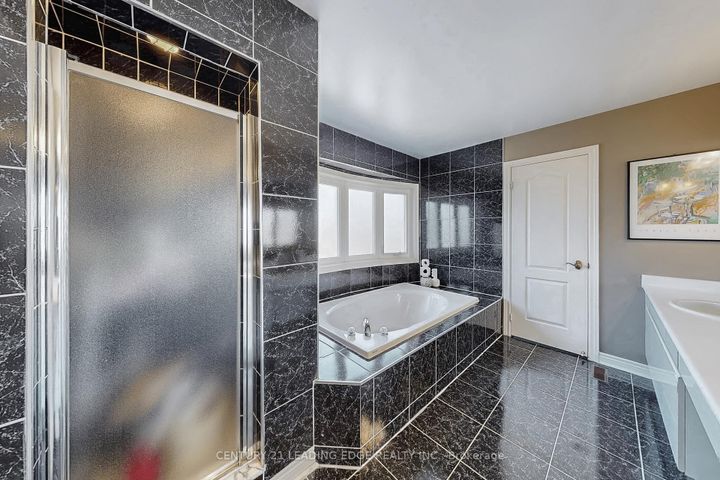 Photo 28 at 10 MACRILL Road, Cachet, Markham