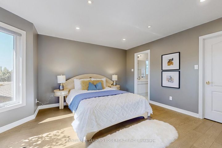 Photo 35 at 10 MACRILL Road, Cachet, Markham