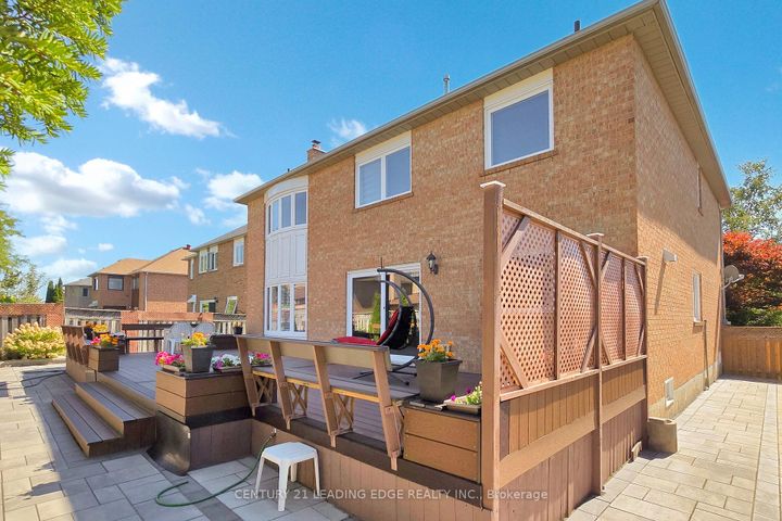Photo 43 at 10 MACRILL Road, Cachet, Markham