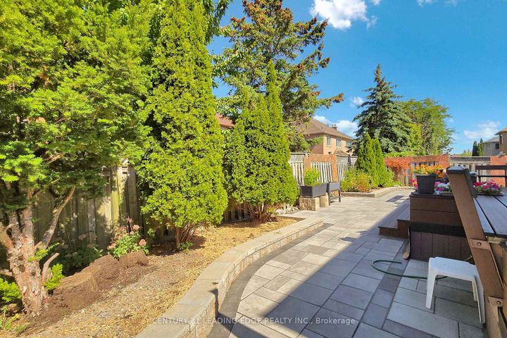 Photo 44 at 10 MACRILL Road, Cachet, Markham