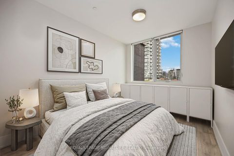 Photo 10 at G PH 29 - 1 Edgewater Drive, Waterfront Communities C8, Toronto