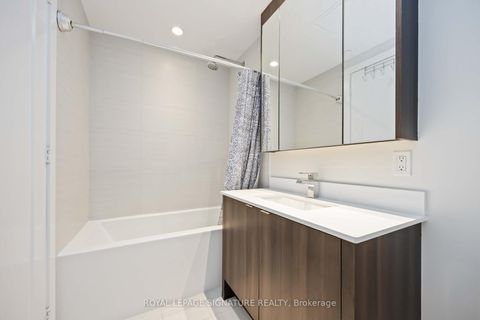 Photo 15 at G PH 29 - 1 Edgewater Drive, Waterfront Communities C8, Toronto