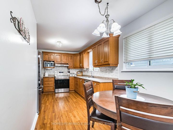 Photo 12 at 64 Geneva Crescent, Northgate, Brampton