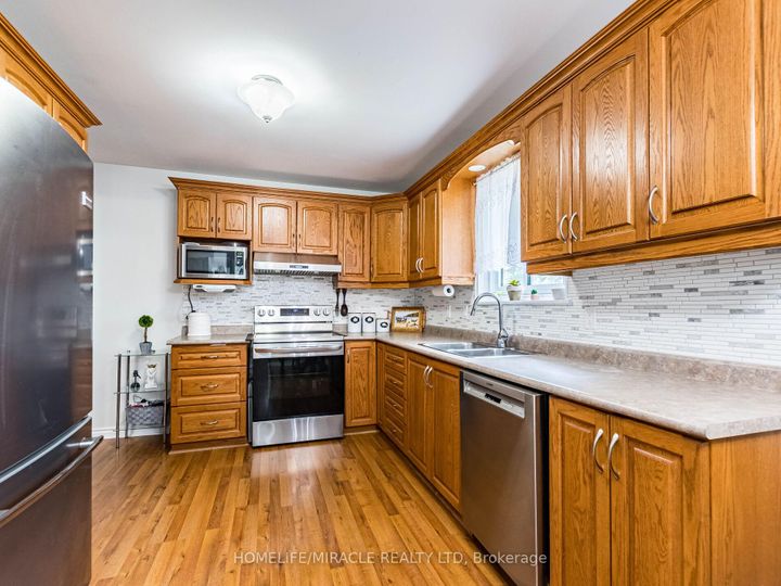 Photo 13 at 64 Geneva Crescent, Northgate, Brampton