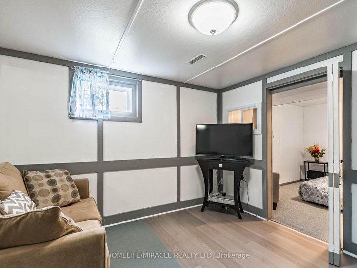 Photo 37 at 64 Geneva Crescent, Northgate, Brampton