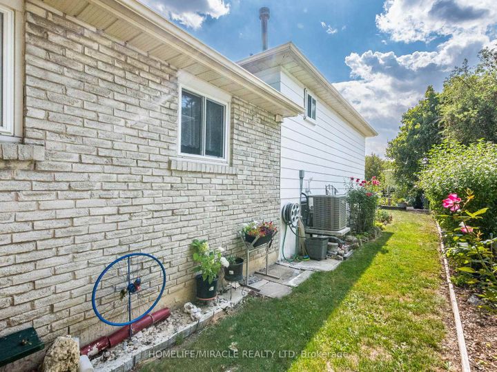 Photo 43 at 64 Geneva Crescent, Northgate, Brampton