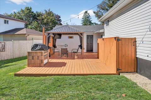 Photo 37 at 48 Roslyn Road, Wellington, Barrie