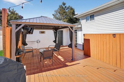 Photo 38 at 48 Roslyn Road, Wellington, Barrie