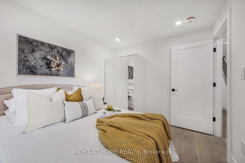 Photo 23 at 324 Lee Avenue, The Beaches, Toronto