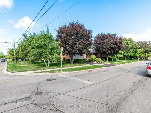Photo 3 at 150 Codsell Avenue, Bathurst Manor, Toronto
