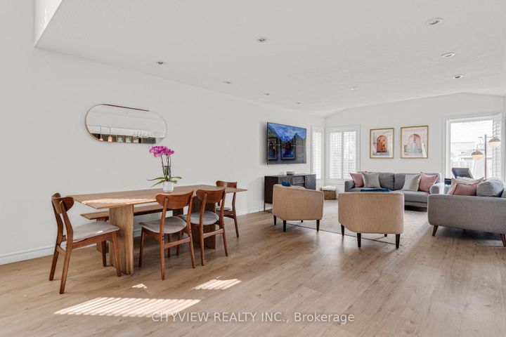 Photo 3 at 41 Bellagio Avenue, Stoney Creek Mountain, Hamilton