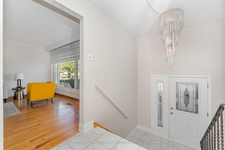 Photo 6 at 3783 Keenan Crescent, Malton, Mississauga