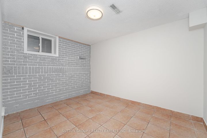 Photo 38 at 3783 Keenan Crescent, Malton, Mississauga