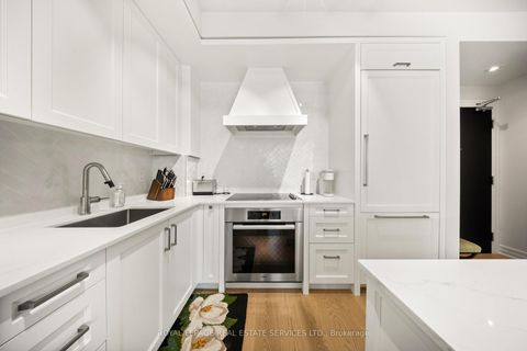 Photo 8 at 602 - 30 Old Mill Road, Kingsway South, Toronto