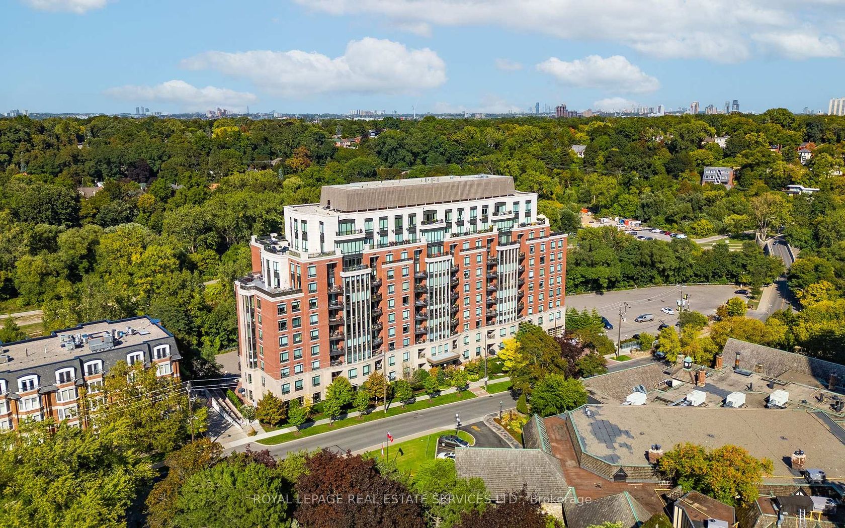 602 - 30 Old Mill Road, Kingsway South, Toronto 