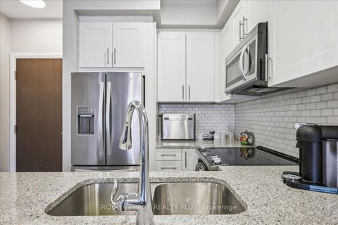 Photo 11 at 414 - 216 Oak Park Boulevard, RO River Oaks, Oakville