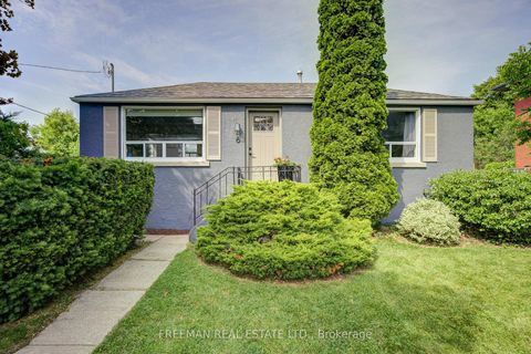 Photo 2 at 6 Lloyd George Avenue, Alderwood, Toronto