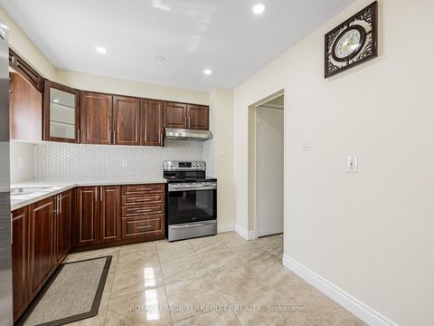 Photo 7 at 65 Bob O'link Avenue, Glen Shields, Vaughan