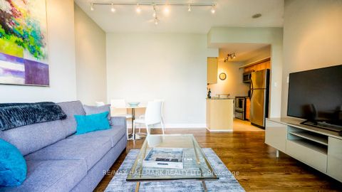 Photo 9 at 2525 - 230 Queens Quay W, Waterfront Communities C1, Toronto