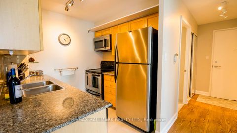 Photo 12 at 2525 - 230 Queens Quay W, Waterfront Communities C1, Toronto