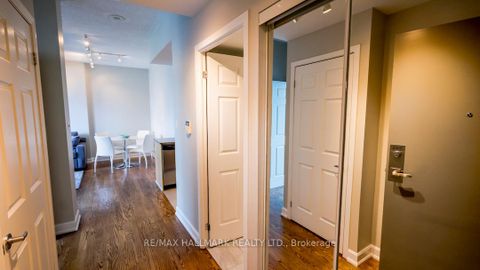 Photo 18 at 2525 - 230 Queens Quay W, Waterfront Communities C1, Toronto