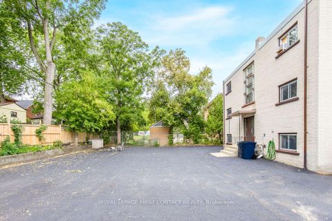 Photo 3 at 95 Gowan Street, Allandale, Barrie