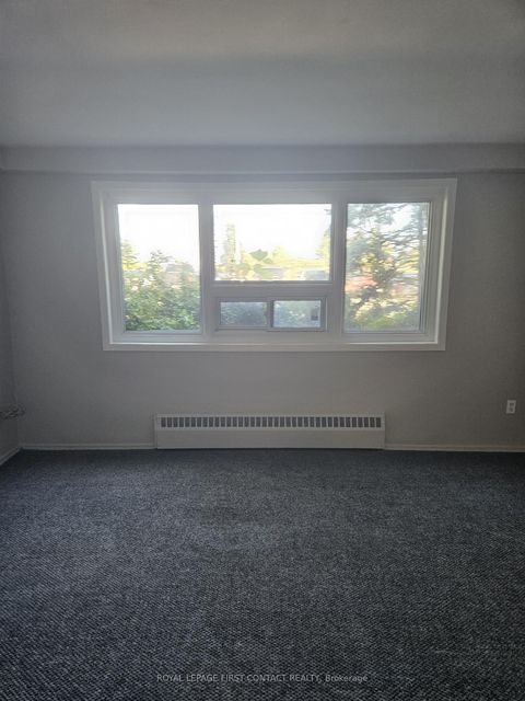 Photo 11 at 95 Gowan Street, Allandale, Barrie