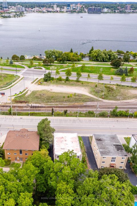 Photo 14 at 95 Gowan Street, Allandale, Barrie