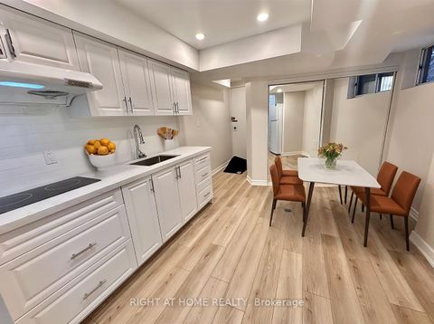 Photo 12 at 13 - 2 Wooded Carse Way, Branson, Toronto