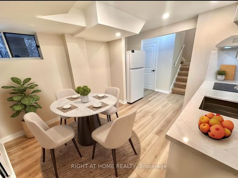 Photo 13 at 13 - 2 Wooded Carse Way, Branson, Toronto