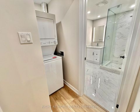 Photo 16 at 13 - 2 Wooded Carse Way, Branson, Toronto