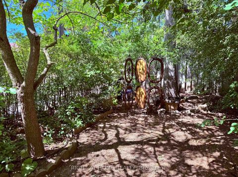 Photo 20 at 13 - 2 Wooded Carse Way, Branson, Toronto